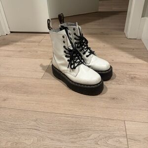 Dr. Martens JADON White Boots Leather Platform unisex US5